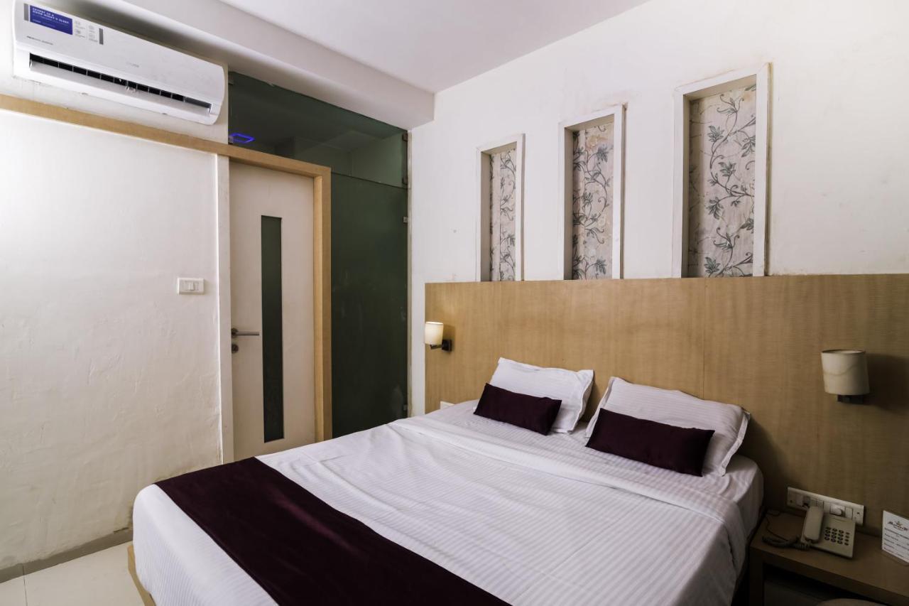 Hotel Monarch Guestline In Midc Rabale, 纳威孟买 外观 照片