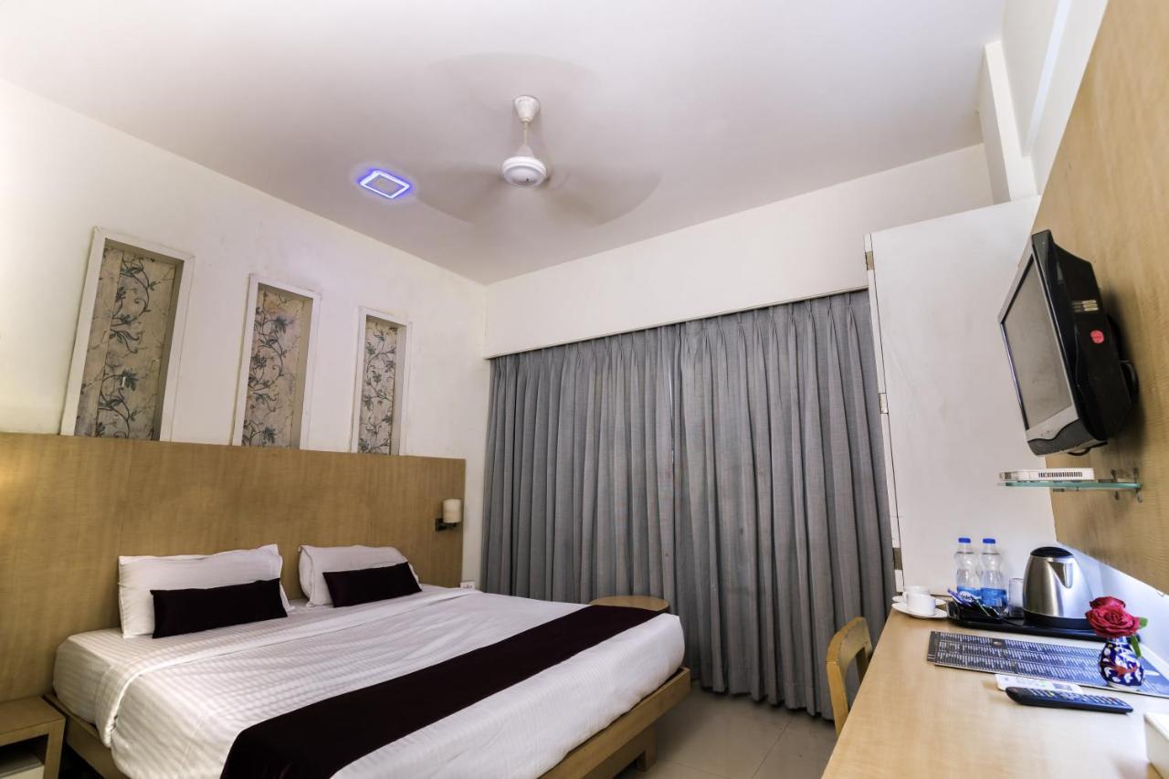 Hotel Monarch Guestline In Midc Rabale, 纳威孟买 外观 照片