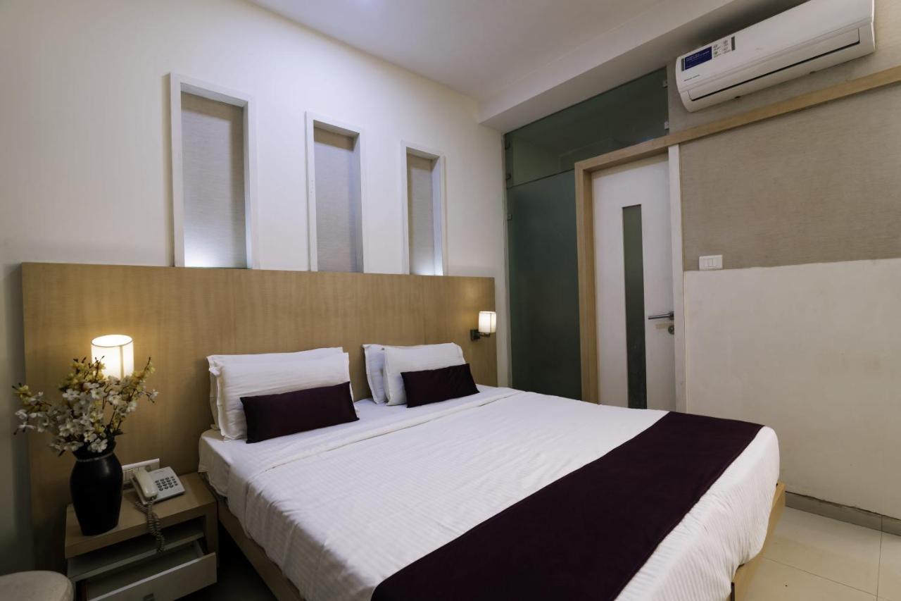 Hotel Monarch Guestline In Midc Rabale, 纳威孟买 外观 照片