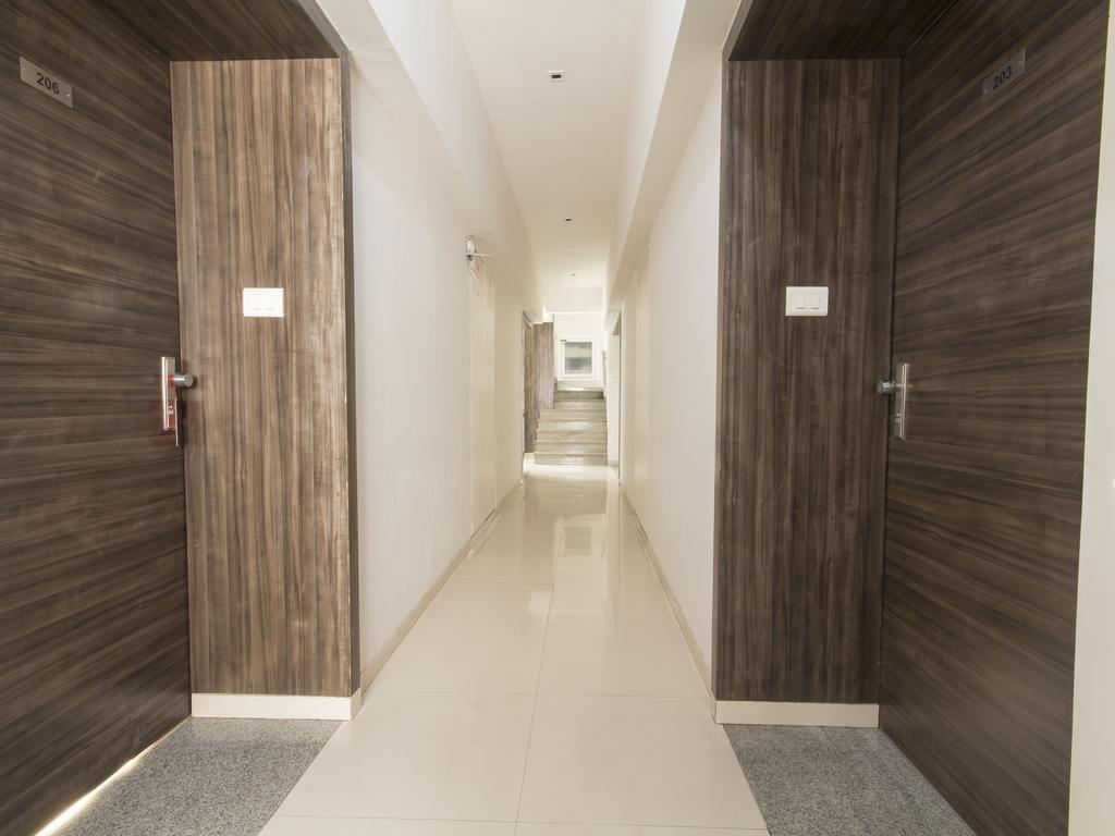 Hotel Monarch Guestline In Midc Rabale, 纳威孟买 外观 照片